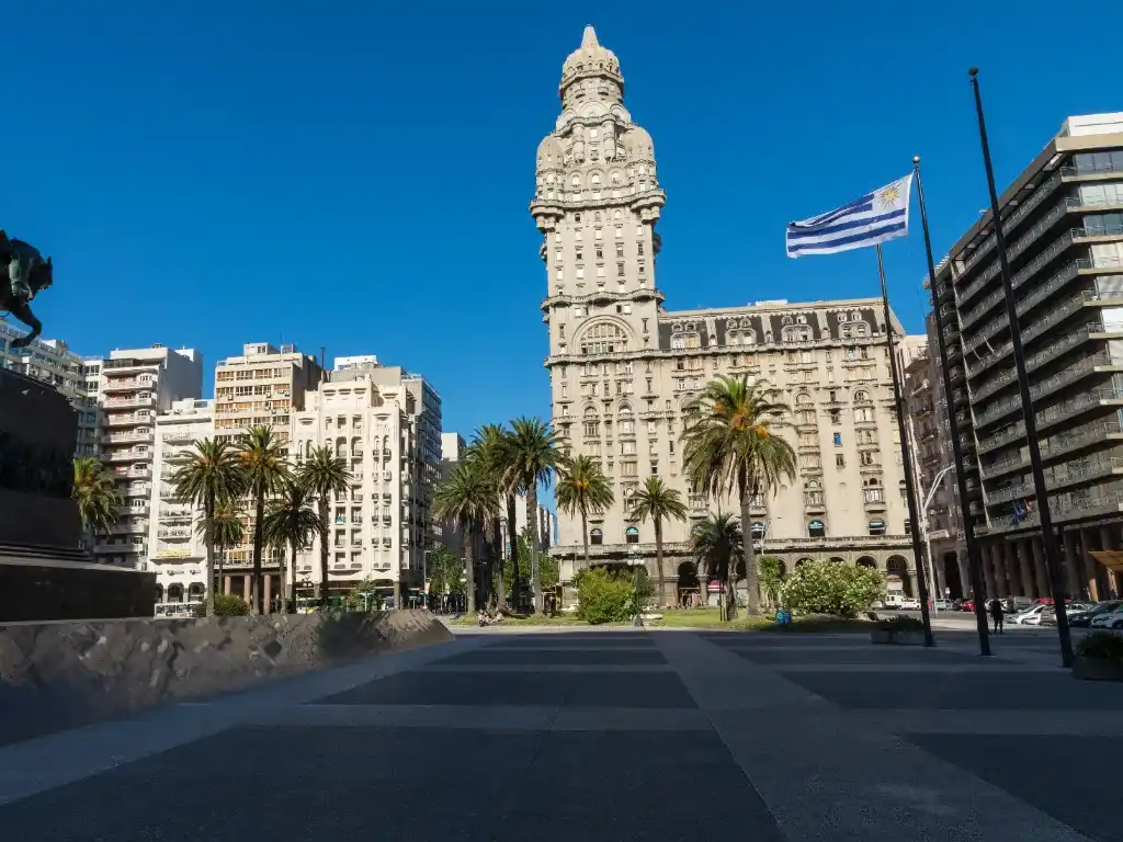 Palacio Salvo en el centro de Montevideo