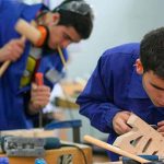 personas trabajando en una Pyme