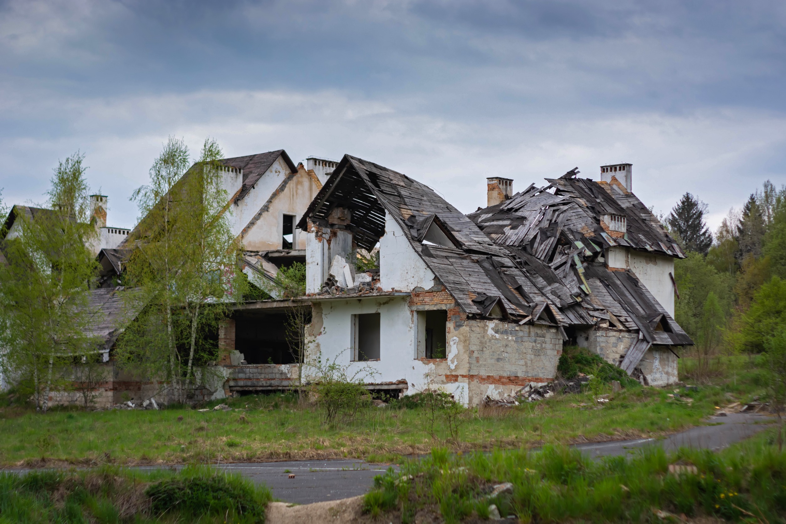 Una casa destruida por un riesgo catastrófico