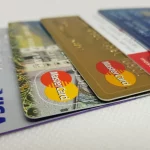 Una tarjeta de débito tiene costo de reposición