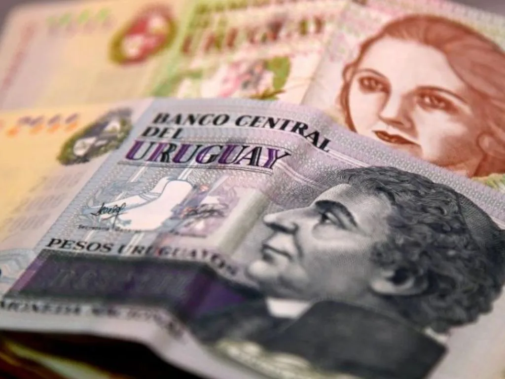 Billetes de pesos uruguayos