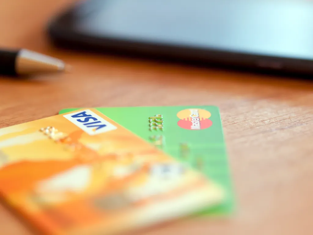 Tarjeta de crédito Visa y Mastercard