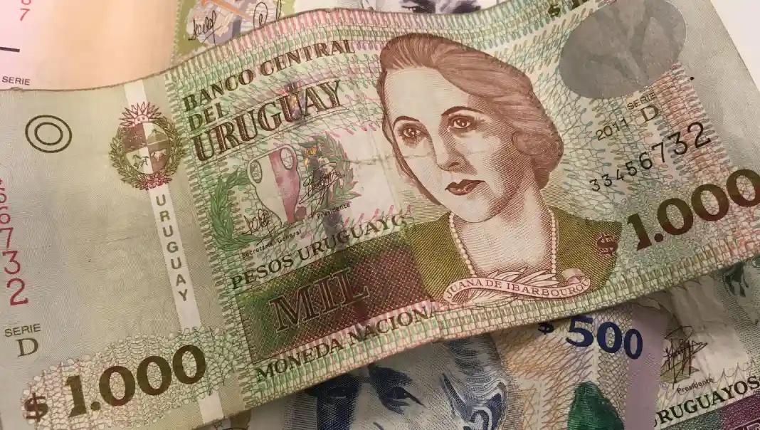 Billete de 100 pesos uruguayos