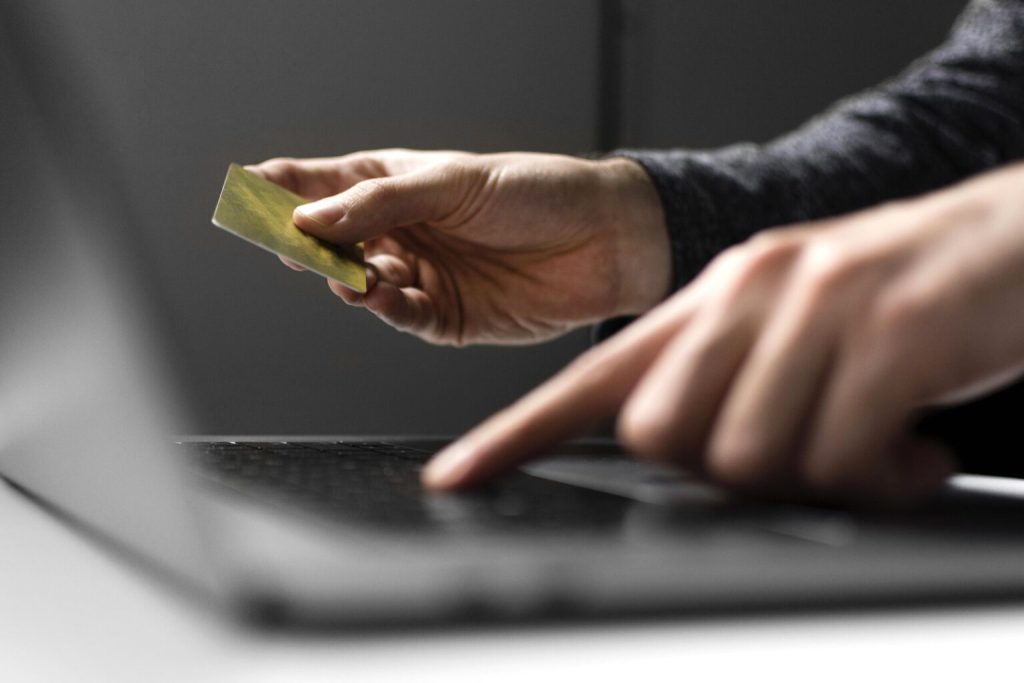¿Es posible recuperar el dinero luego de una estafa por transferencia bancaria?