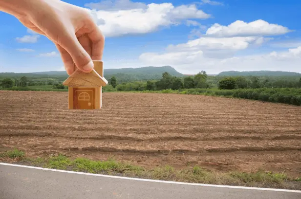 ¿Cómo elegir el mejor préstamo personal para comprar un terreno?
